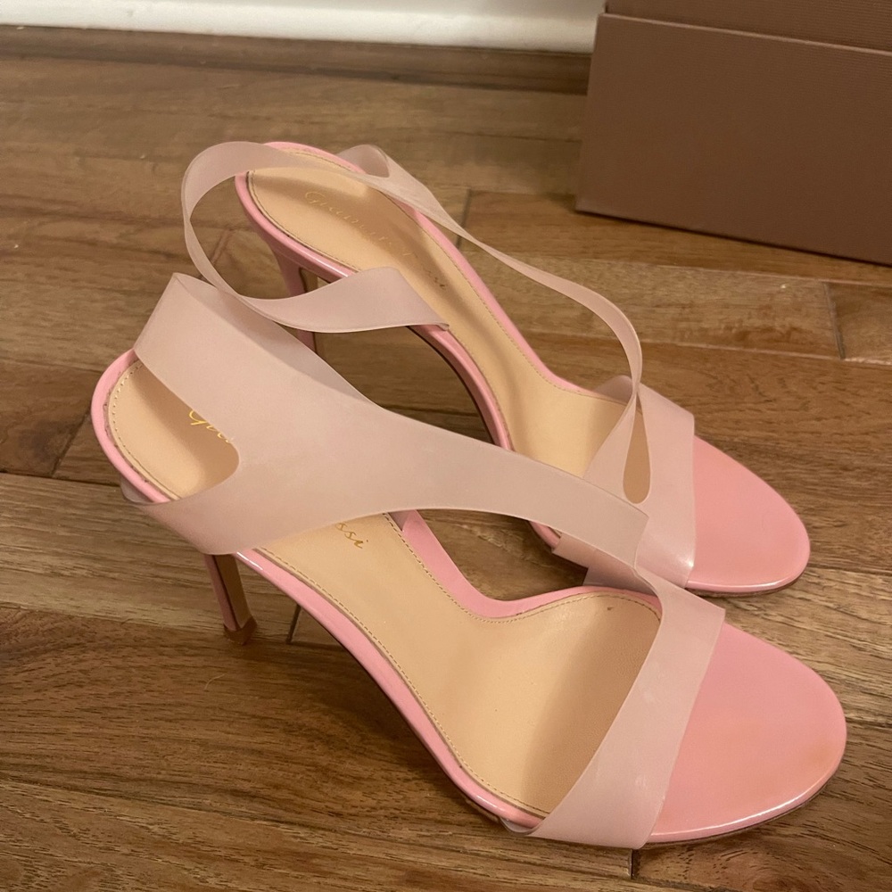 Gianvito Rossi Metropolis Pink Heels